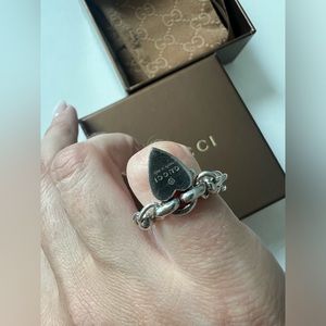 Gucci Trademark Sterling Silver Heart Ring
Authenticated code 8619B 7740